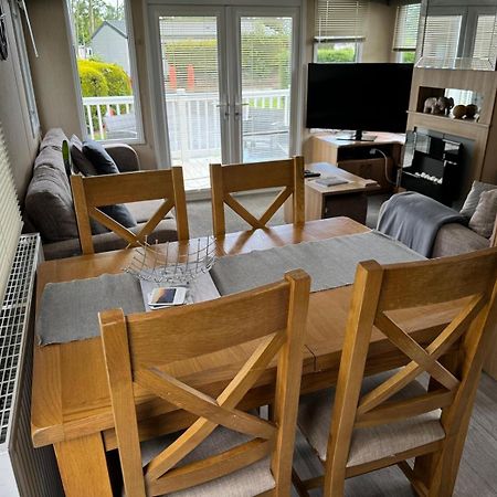 Prestige Static Caravan On 5 Star Holiday Park Cheswick  Exterior foto